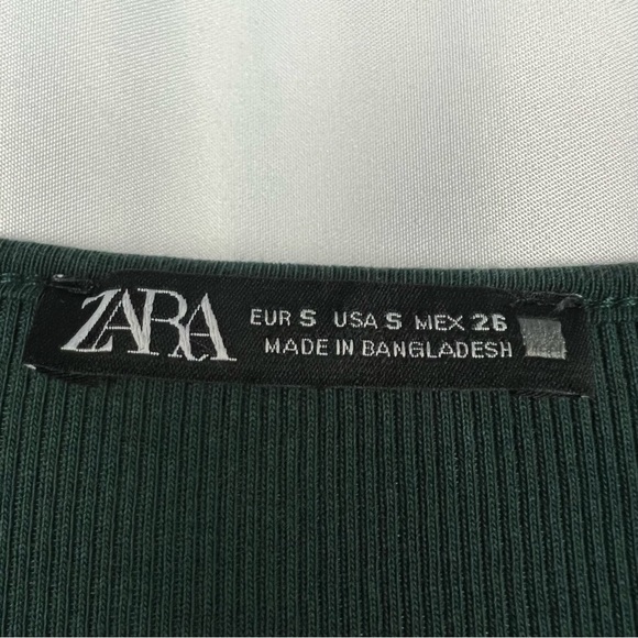 Zara Round neck top with long sleeves Front button closure - Picture 5 of 8